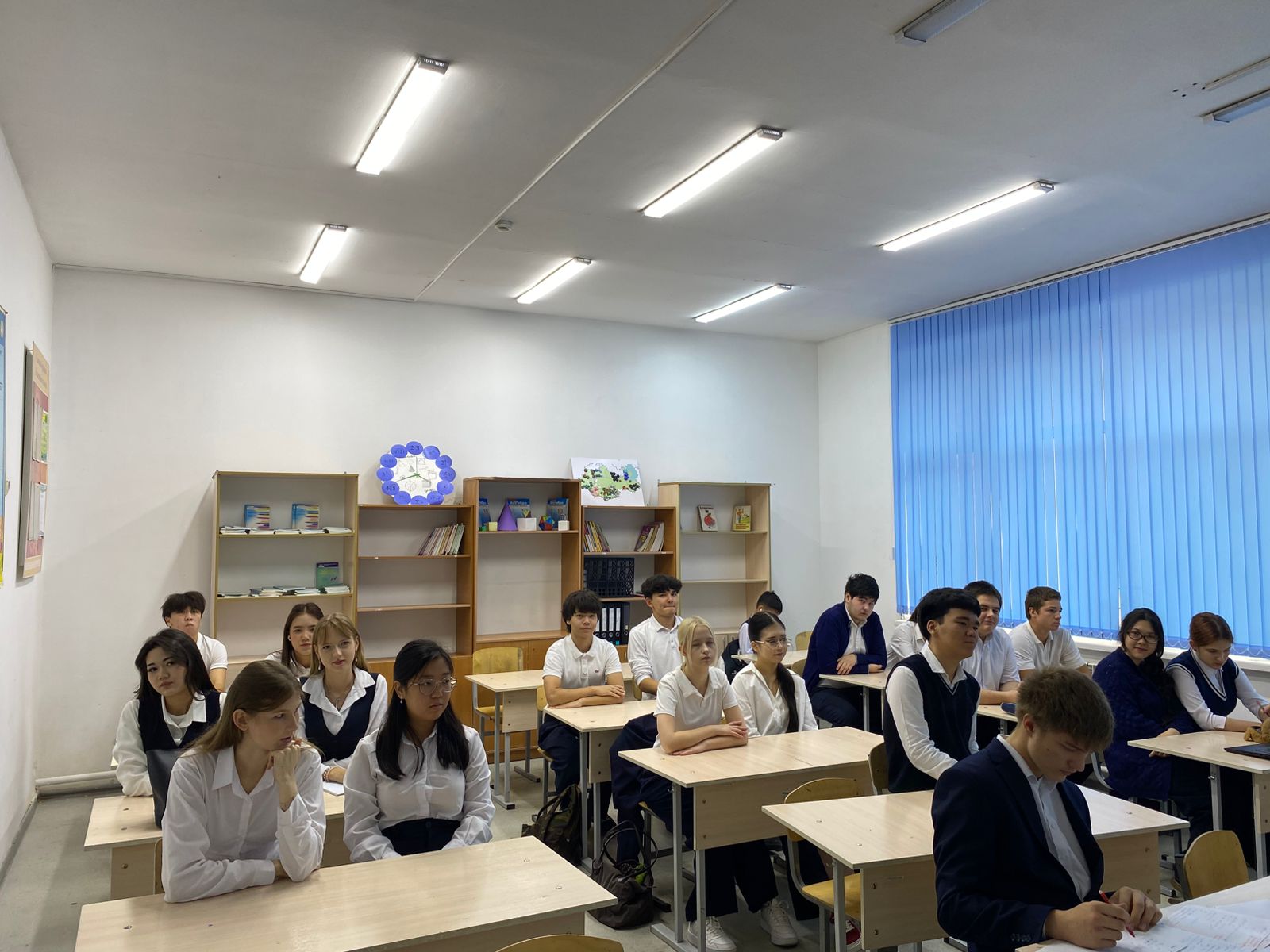 Жеке қауіпсіздік сабағы / Урок личной безопасности