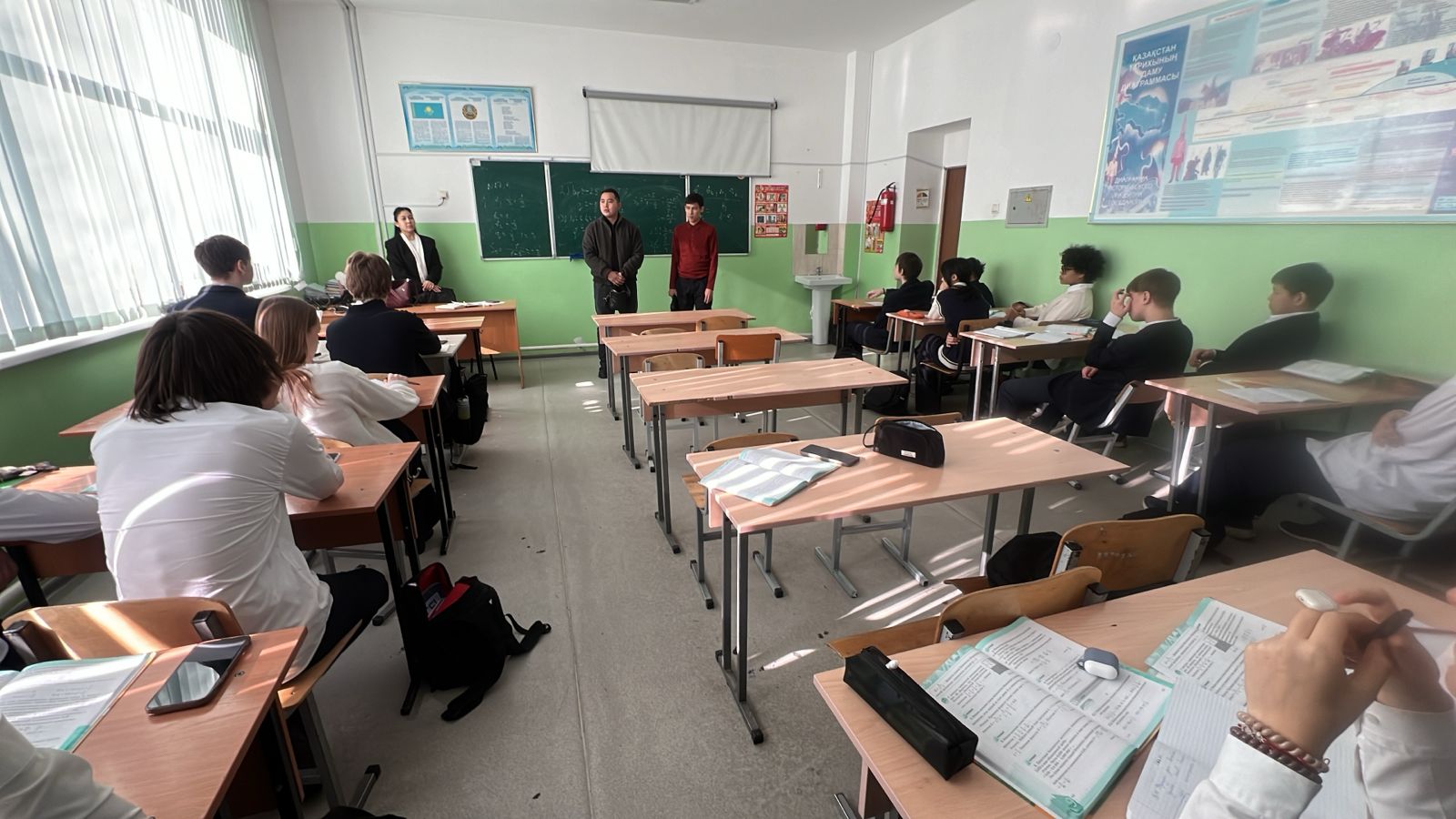 Қауіпсіздік — басты назарда: жеке қорғаныс негіздері/ Безопасность прежде всего: основы личной защиты