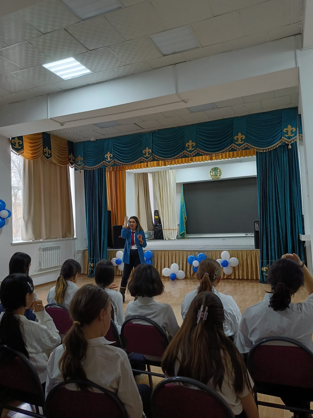 «Қызғалдақ» қыздар клубы «Бет терісіне күтім жасау»  /  клуб девочек «Қызғалдақ» встреча на тему «Уход за кожей лица»